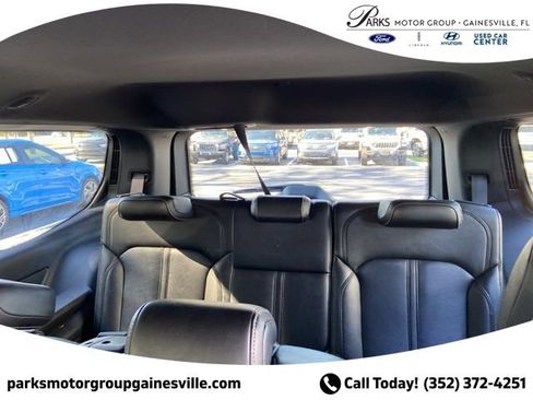 Used 2024 Jeep Wagoneer Series II w/ Flexible Seating Group RWD image 11
