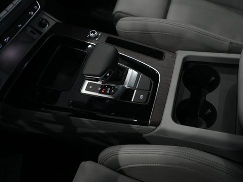 Used 2024 Audi Q5 e Premium Plus image 26