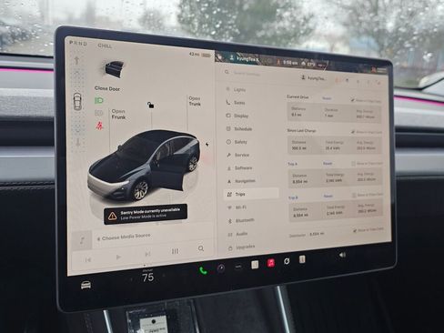 Used 2026 Tesla Model Y AWD image 42