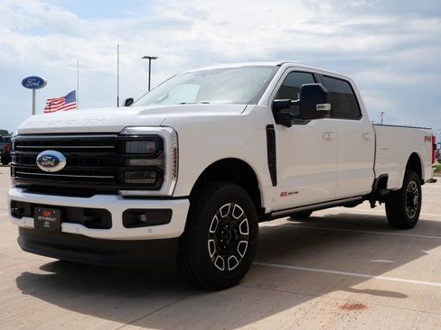 New 2026 Ford F350 Platinum w/ FX4 Off-Road Package AWD/4WD image 7