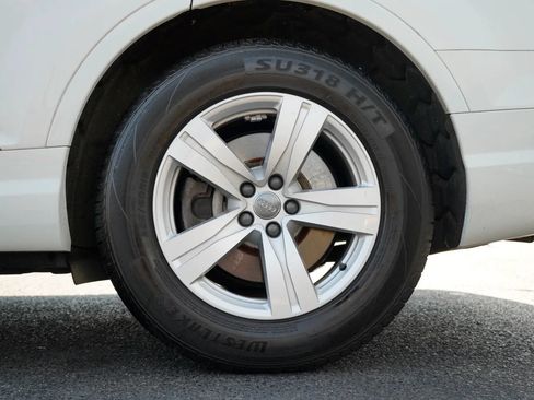 Used 2018 Audi Q7 2.0T Premium w/ Cold Weather Package AWD/4WD image 16