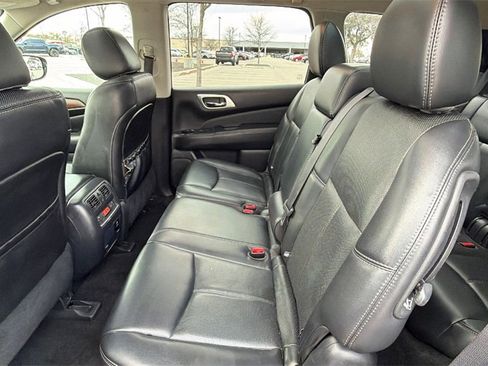 Used 2017 Nissan Pathfinder Platinum image 24