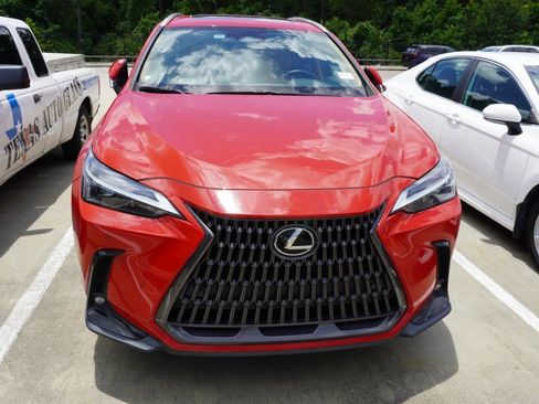 Used 2024 Lexus NX 250 FWD image 2
