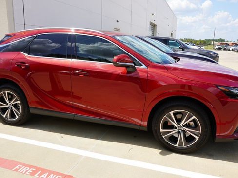 Used 2023 Lexus RX 350 Premium w/ Cold Area Package FWD image 4