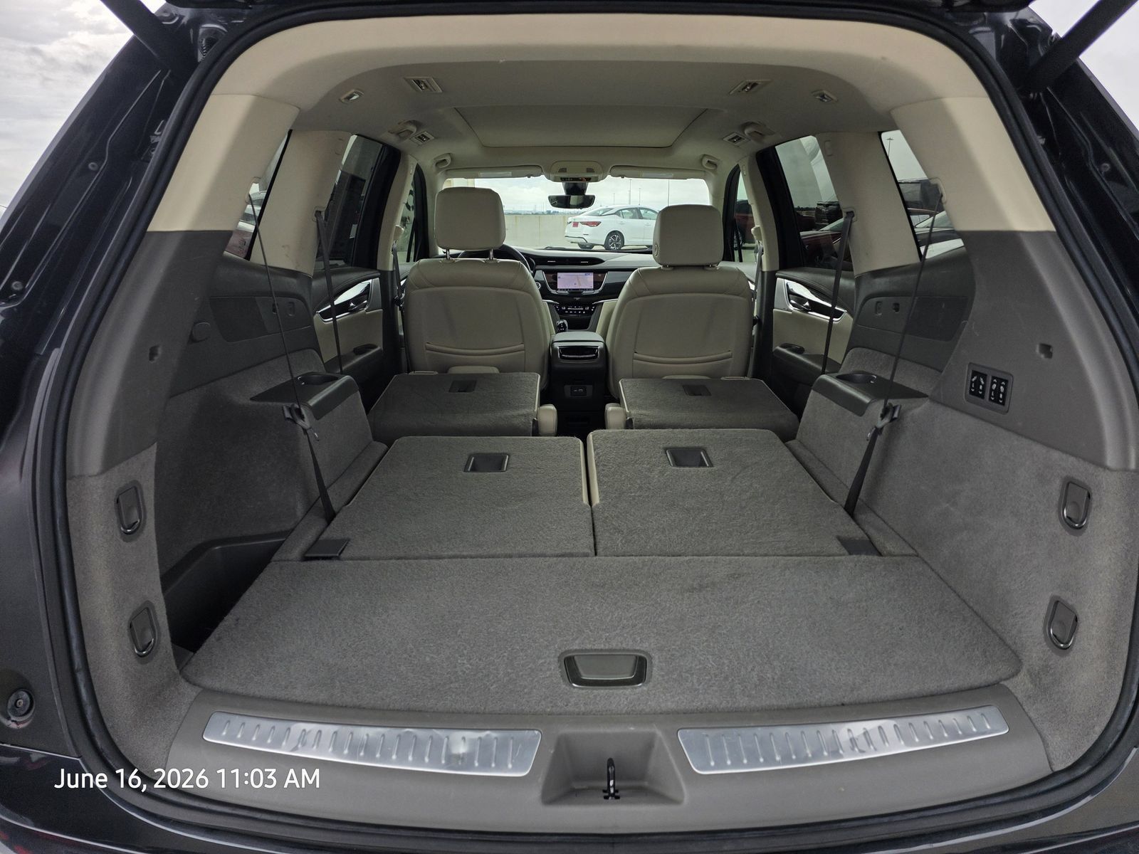Used 2023 Cadillac XT6 Premium Luxury w/ Technology Package FWD image 18