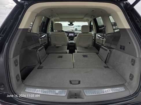 Used 2023 Cadillac XT6 Premium Luxury w/ Technology Package FWD image 18