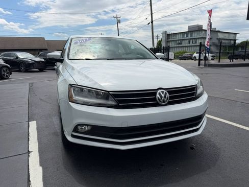 Used 2017 Volkswagen Jetta SEL FWD image 16