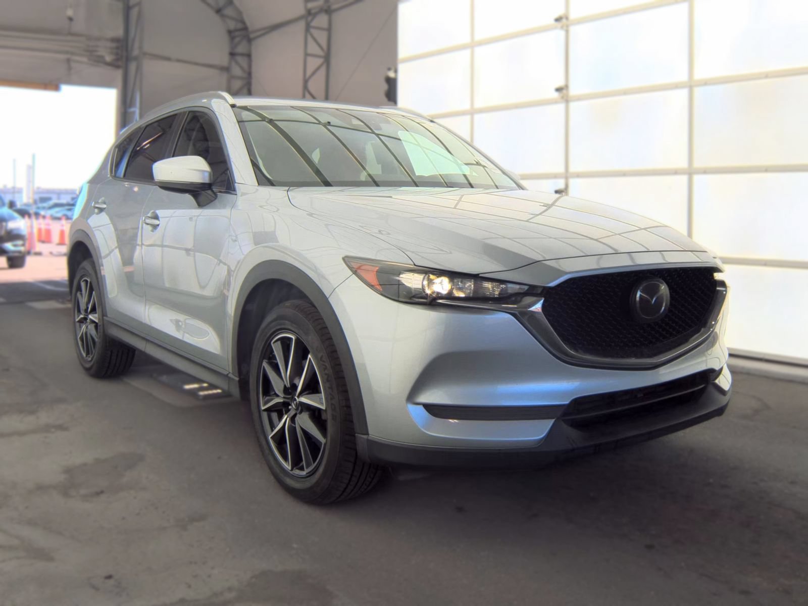 Used 2018 MAZDA CX-5 Touring FWD image 4