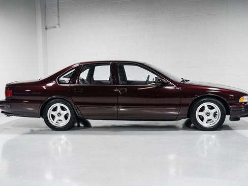 Used 1995 Chevrolet Impala SS image 2
