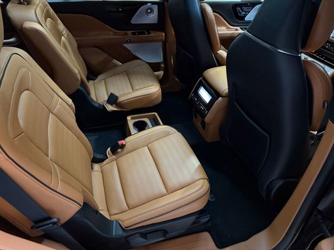 Used 2023 Lincoln Aviator Black Label w/ Dynamic Handling Package image 51