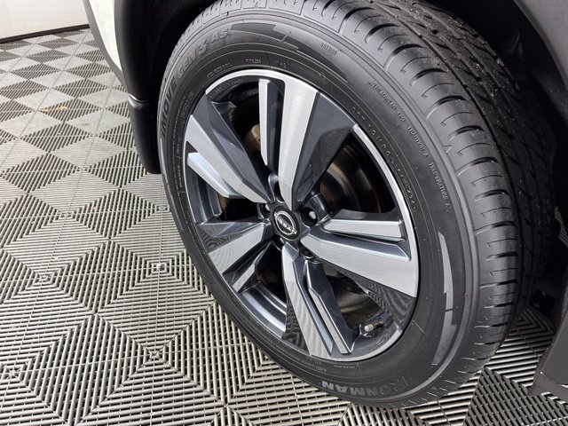 Used 2023 Nissan Rogue SL FWD image 17