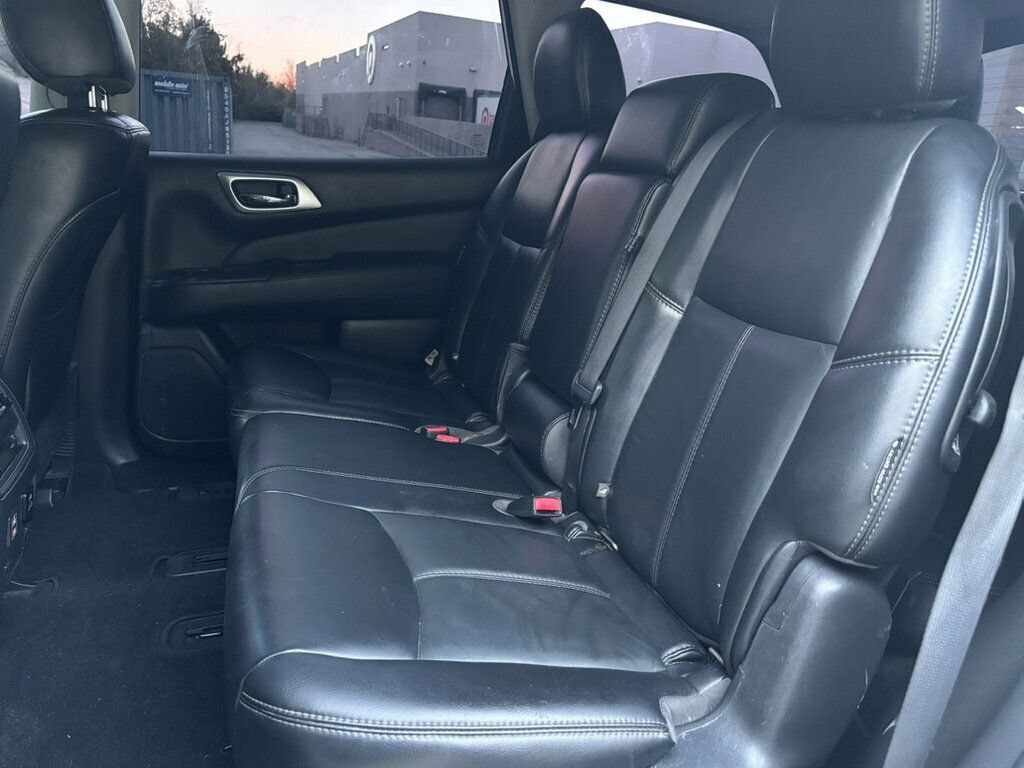 Used 2018 Nissan Pathfinder SL FWD image 17