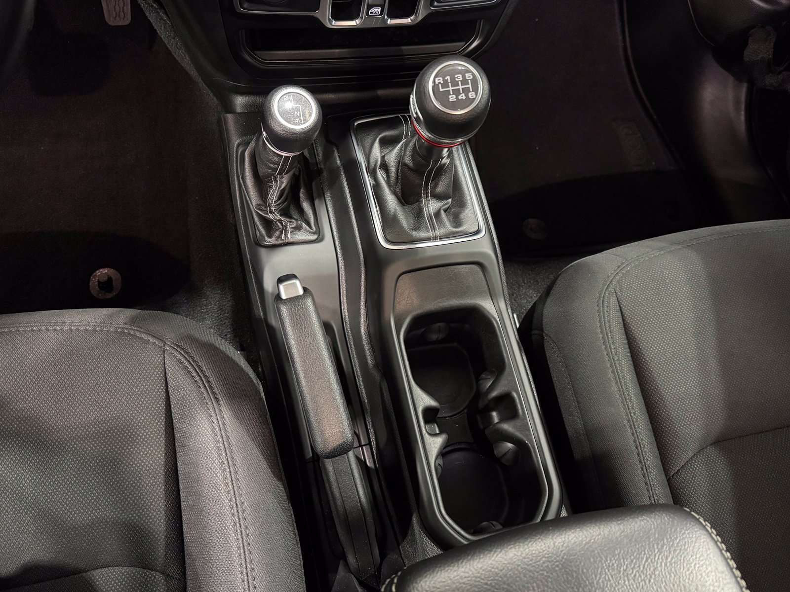 Used 2021 Jeep Wrangler Unlimited Sahara w/ Uconnect 4C Nav & Sound Group AWD/4WD image 25