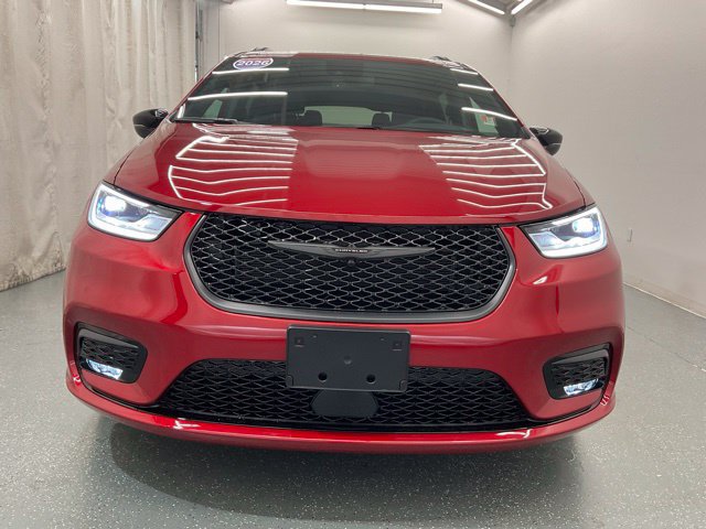 New 2026 Chrysler Pacifica Select w/ S Appearance Package FWD image 3