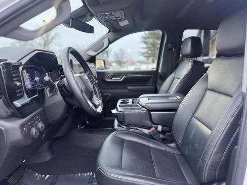 Used 2024 Chevrolet Silverado 1500 RST image 15