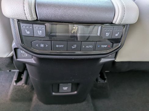 New 2026 Toyota Grand Highlander Platinum image 16