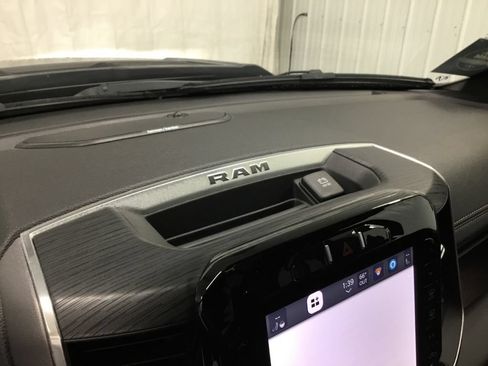 Used 2023 RAM 1500 Laramie AWD/4WD image 17