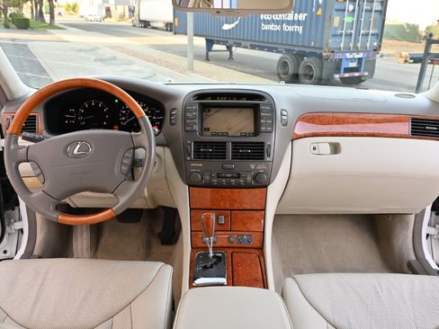 Used 2005 Lexus LS 430 RWD image 13