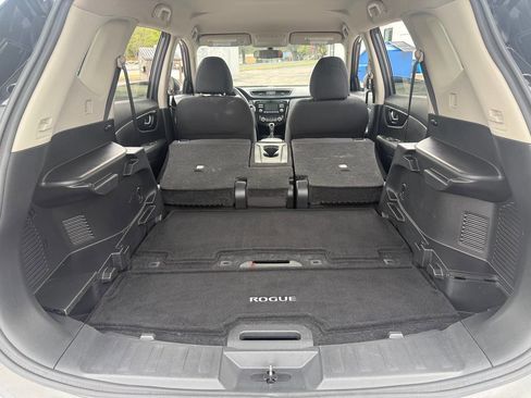 Used 2017 Nissan Rogue SV image 30