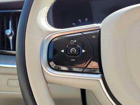 Certified 2024 Volvo XC60 T8 Ultimate w/ Protection Package Premier image 19