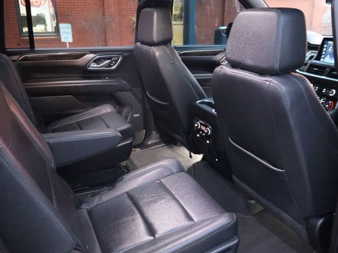 Used 2023 Chevrolet Suburban Z71 image 25