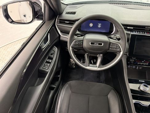 Used 2023 Jeep Grand Cherokee Altitude AWD/4WD image 30
