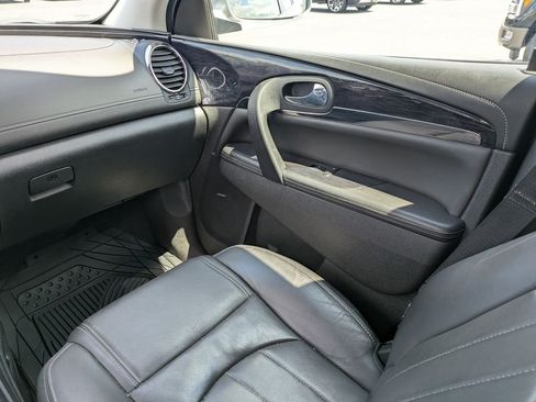 Used 2017 Buick Enclave Premium FWD image 18