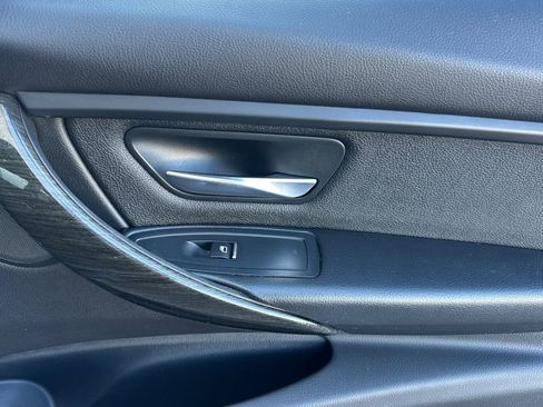 Used 2018 BMW 320i xDrive Sedan image 18