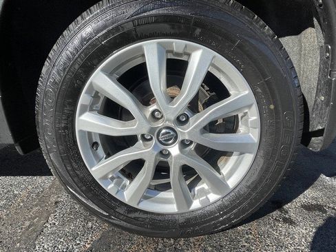 Used 2019 Nissan Rogue SV image 8