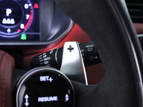 Used 2021 Land Rover Range Rover Sport HST image 23