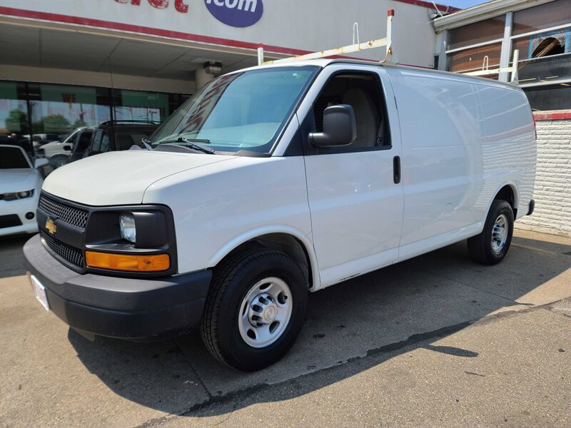 Used 2015 Chevrolet Express 2500 RWD image 1