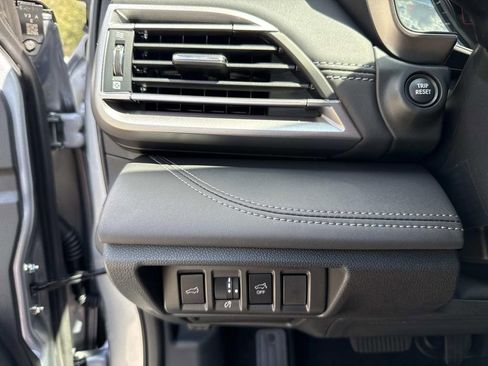 New 2025 Subaru Outback Limited image 32