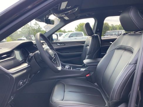 New 2026 Jeep Grand Cherokee L Limited image 11