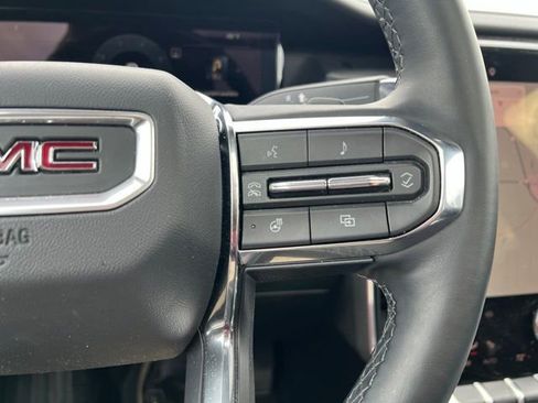 Used 2025 GMC Acadia Elevation w/ Elevation Premium Package AWD/4WD image 21