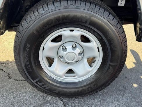 Used 2021 Toyota Tacoma SR image 7