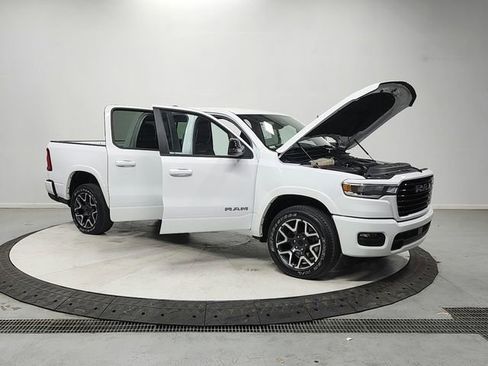 Used 2025 RAM 1500 Laramie w/ Sport Appearance Package AWD/4WD image 9