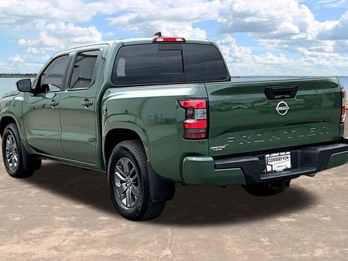 Used 2025 Nissan Frontier SV w/ SV Convenience Package RWD image 5