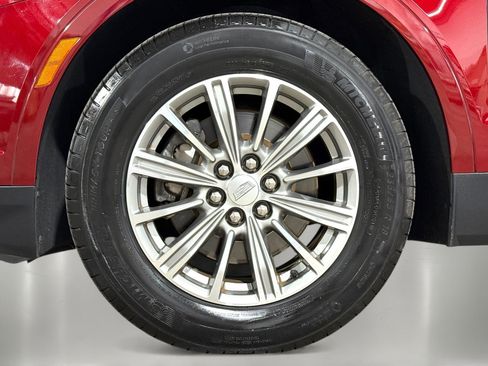 Used 2017 Cadillac XT5 Luxury w/ Driver Awareness Package image 11