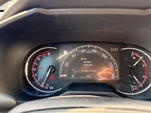 Used 2024 Toyota RAV4 XLE FWD image 21