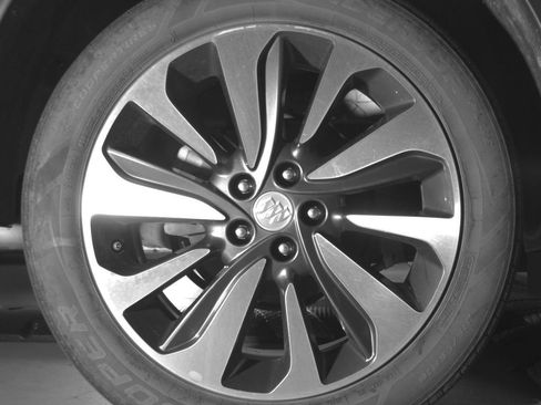 Used 2021 Buick Encore Preferred FWD image 11