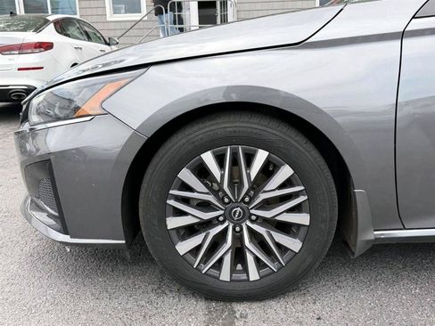 Used 2023 Nissan Altima 2.5 SV FWD image 7