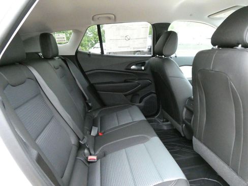 New 2026 Chevrolet Trax LT w/ LT Convenience Package FWD image 13