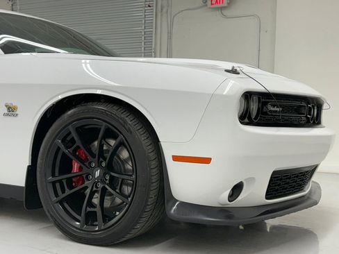 Used 2019 Dodge Challenger R/T Scat Pack w/ 1320 Drag Pack image 12