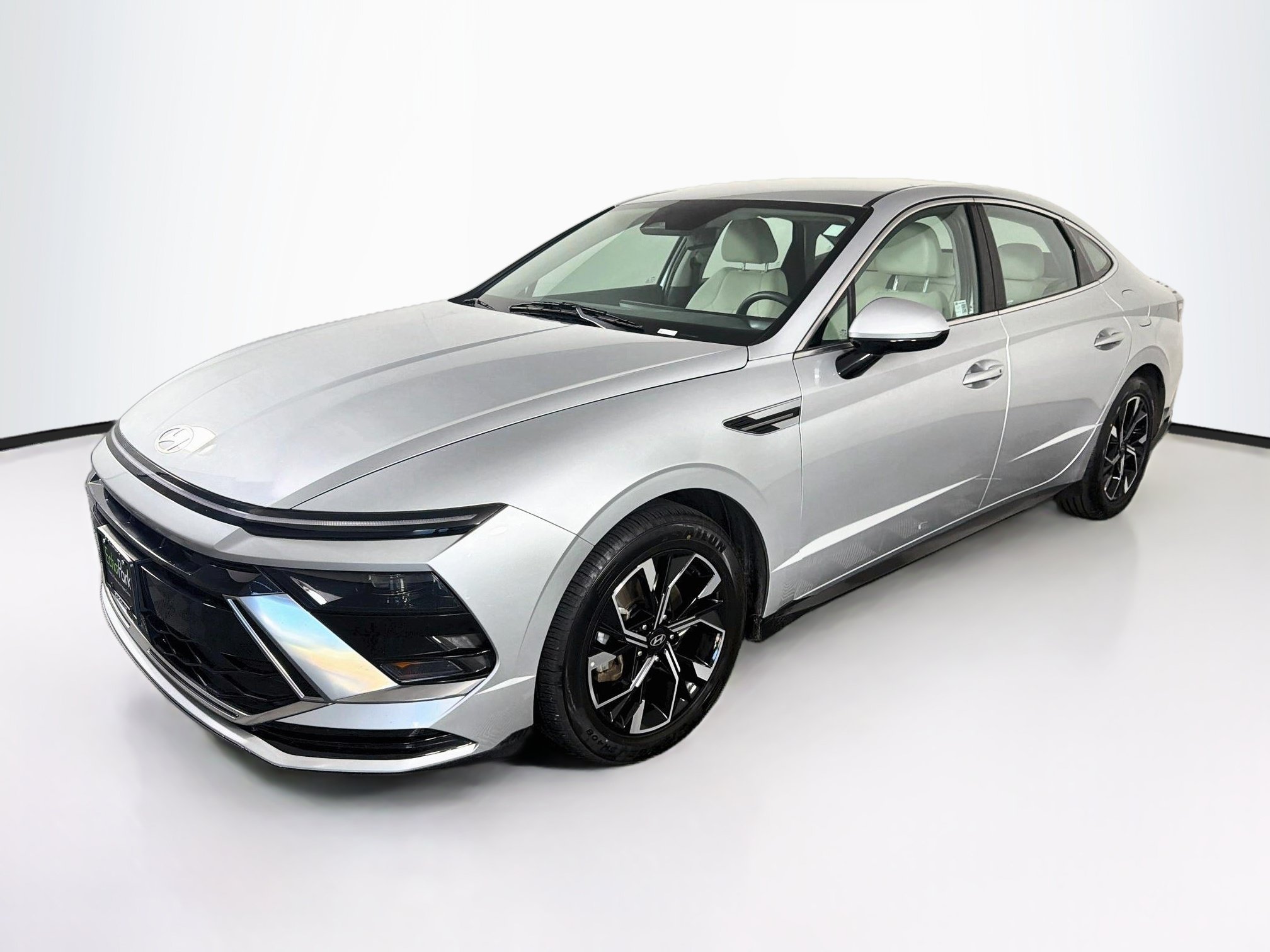 Used 2025 Hyundai Sonata SEL FWD image 3