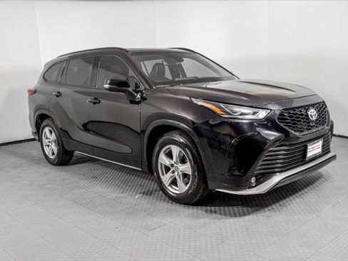 Used 2021 Toyota Highlander XSE image 11