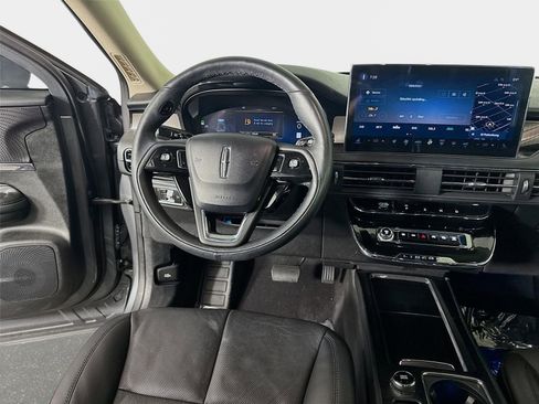 Used 2023 Lincoln Corsair Reserve FWD image 25