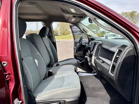Used 2019 RAM 1500 Express w/ Express Value Package AWD/4WD image 18