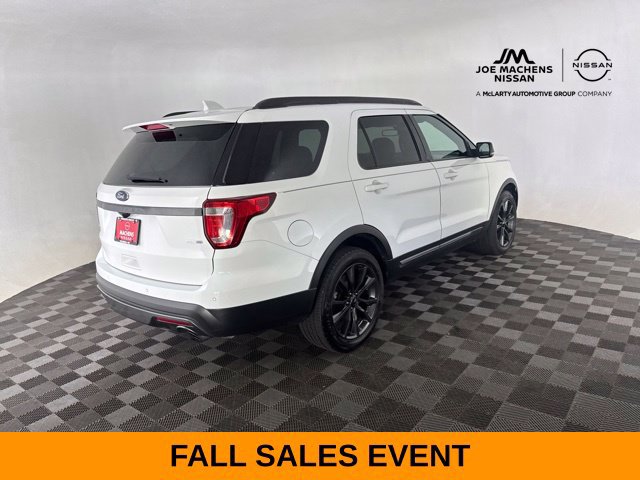 Used 2017 Ford Explorer XLT w/ Equipment Group 202A AWD/4WD image 11