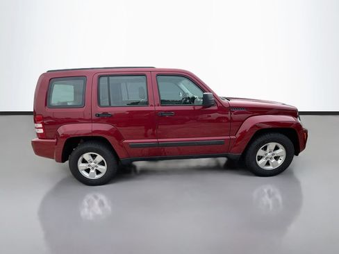 Used 2011 Jeep Liberty Sport AWD/4WD image 9