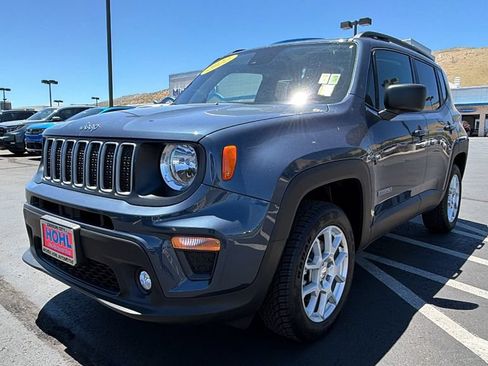 Used 2022 Jeep Renegade Latitude AWD/4WD image 7